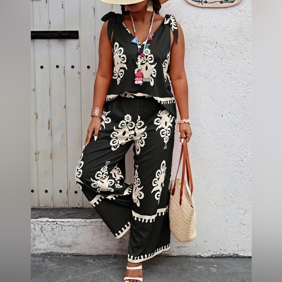 Plus Size Graphic Print Two-piece Set, V Neck Sleeveless Top & Wide Leg Outfit - Picture 1 of 5